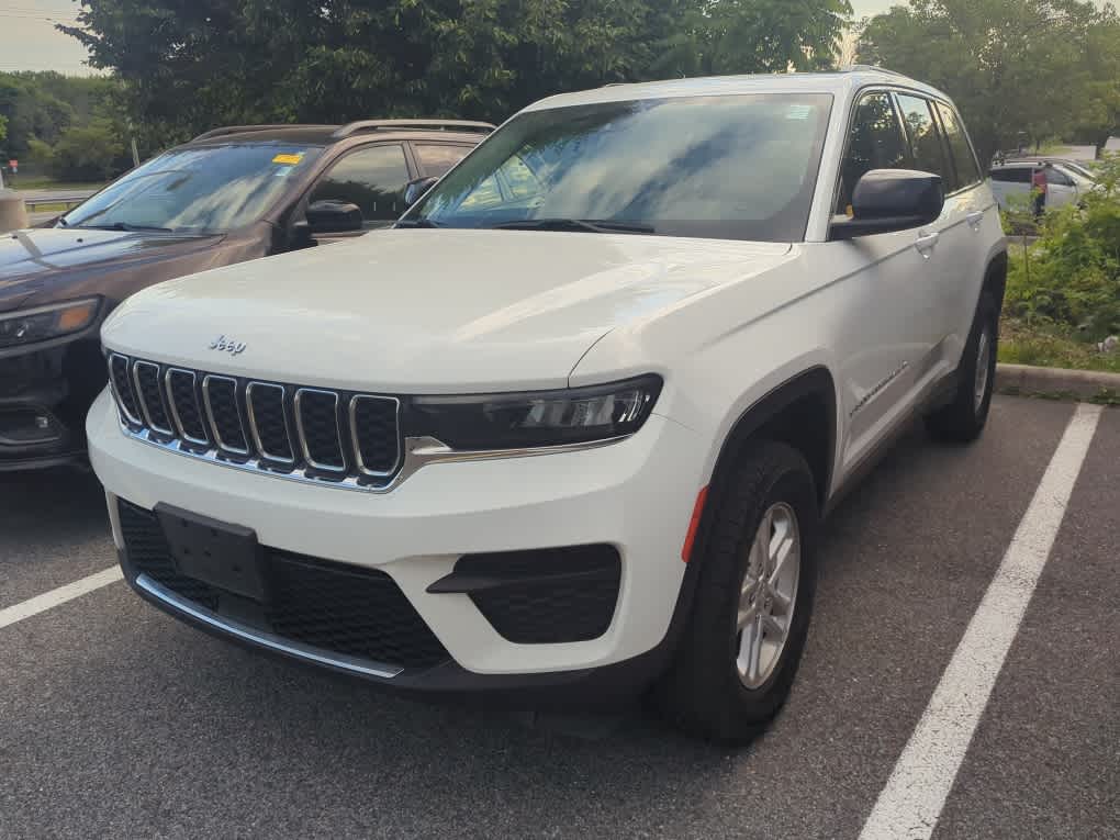 2023 Jeep Grand Cherokee Laredo 4x4's photo