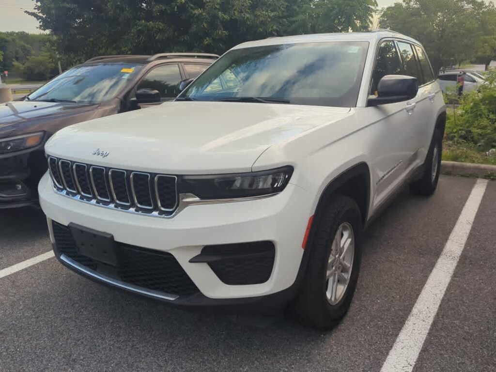Used 2023 Jeep Grand Cherokee Laredo SUV