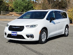 2026 Chrysler Pacifica Select Passenger Van