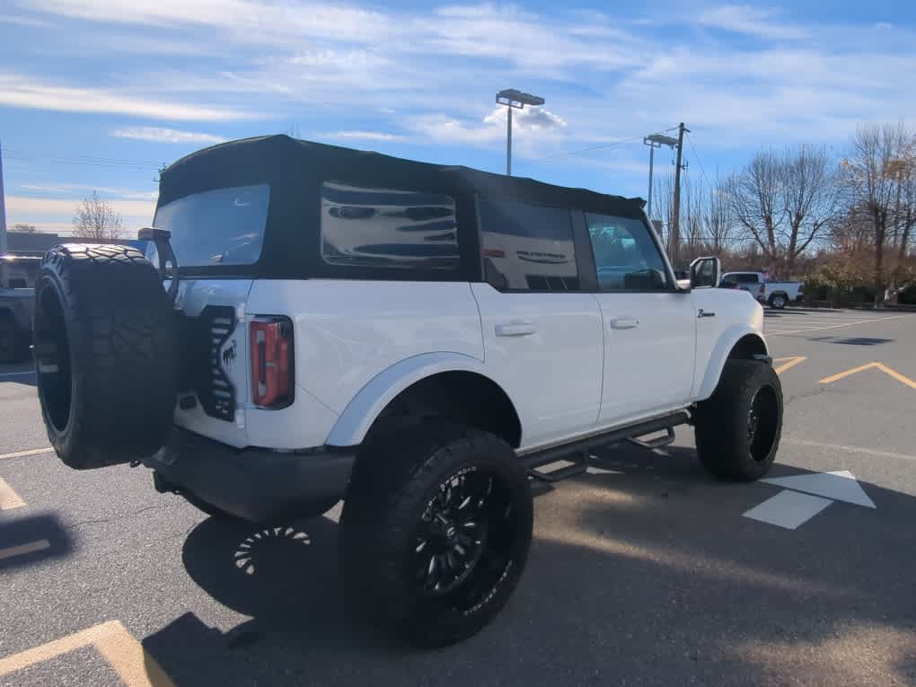 2022 Ford Bronco Outer Banks photo 2