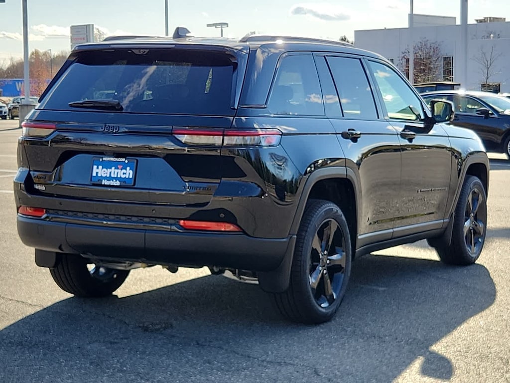 New 2025 Jeep Grand Cherokee Limited Sport Utility