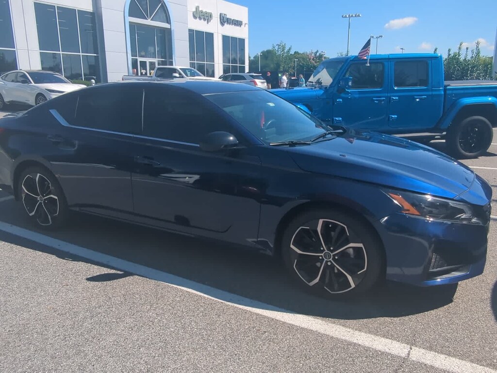 Used 2023 Nissan Altima 2.5 SR Sedan
