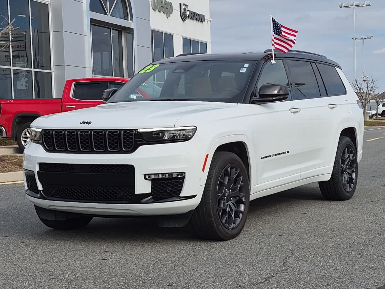 2023 Jeep Grand Cherokee L Summit Reserve's photo