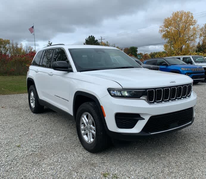 Used 2024 Jeep Grand Cherokee Laredo SUV