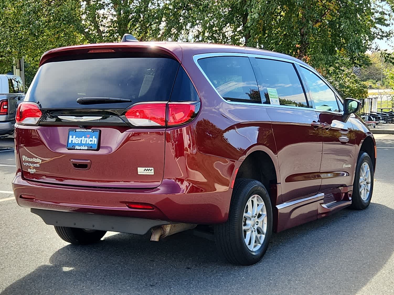 2023 Chrysler Voyager LX photo 3