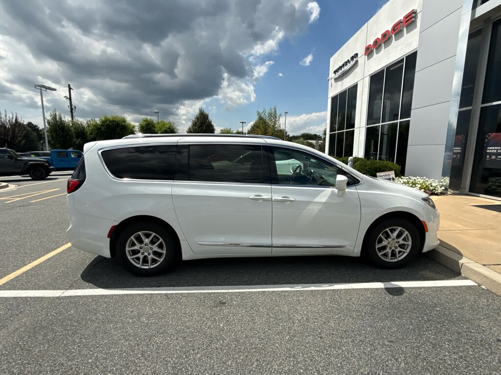 Used 2020 Chrysler Pacifica Touring L Van Passenger Van