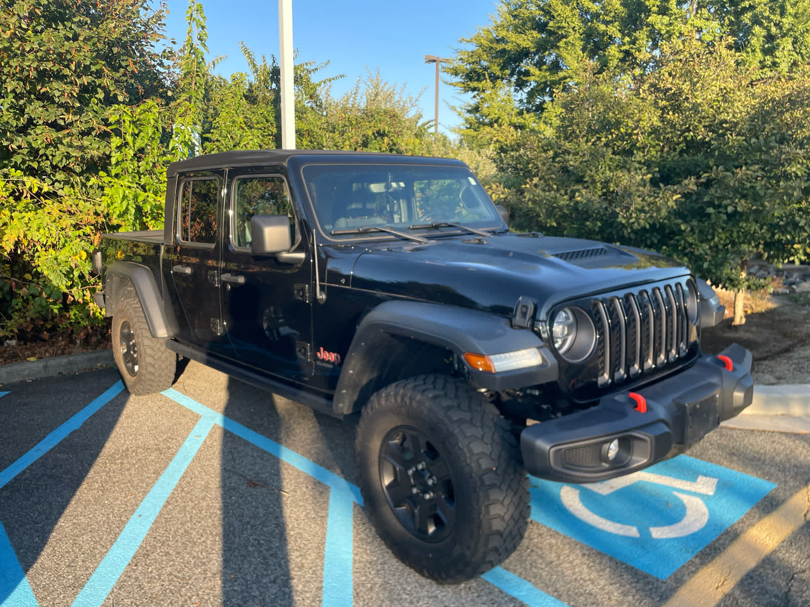 2022 Jeep Gladiator Mojave photo 3