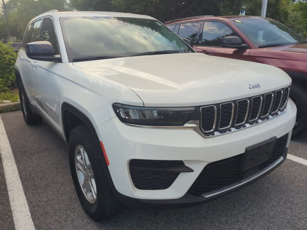 Used 2023 Jeep Grand Cherokee Laredo SUV