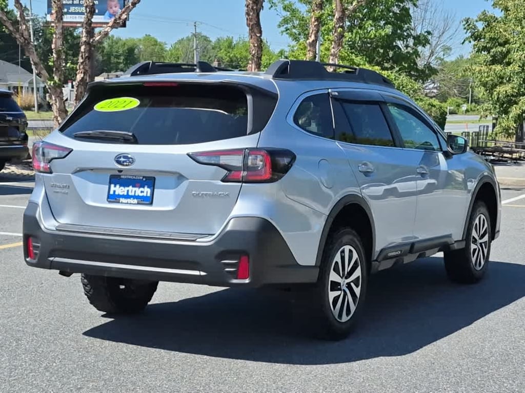 Used 2021 Subaru Outback Premium SUV