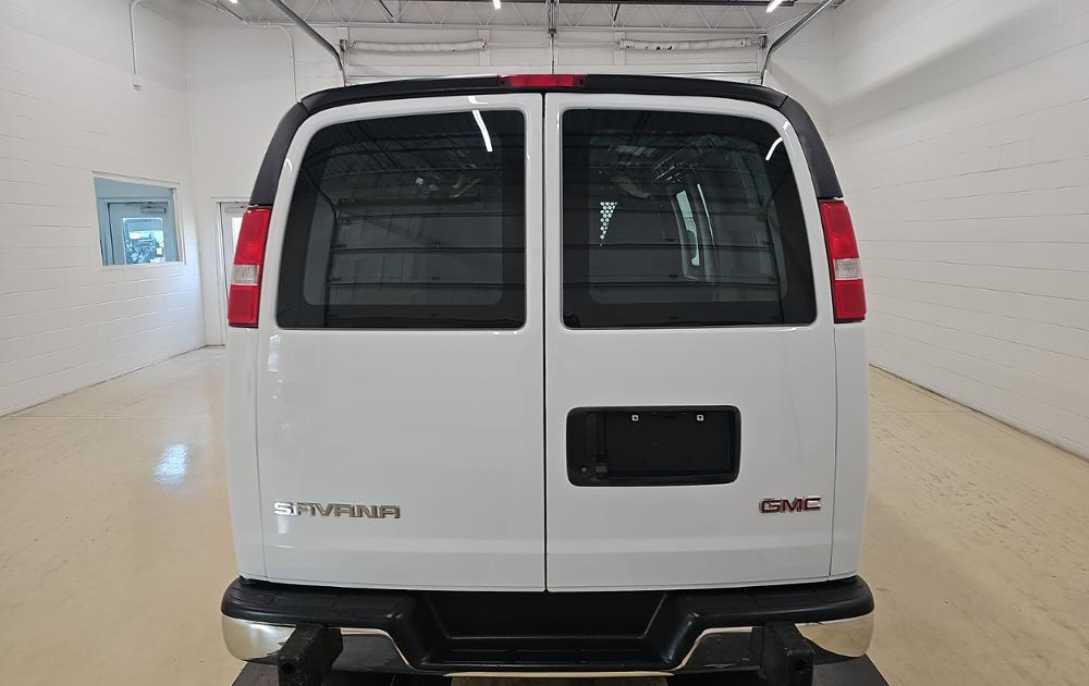 2023 Gmc Savana 2500 Cargo photo 3