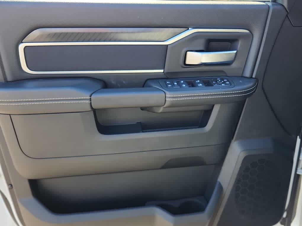 2026 RAM 2500 Big Horn - Photo 9