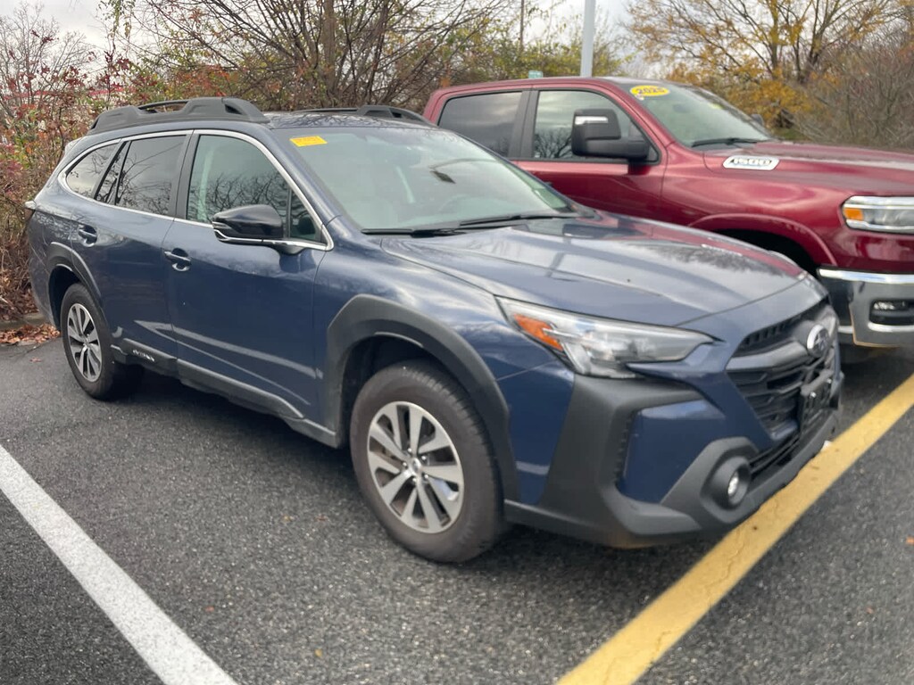Used 2025 Subaru Outback Premium SUV