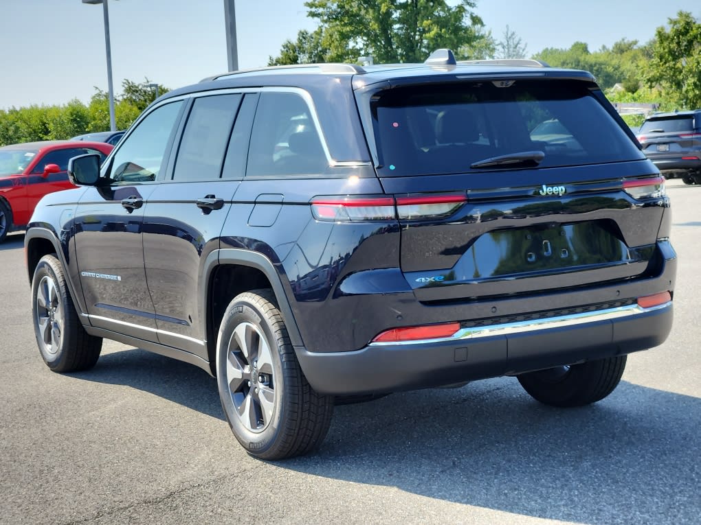 2023 Jeep Cherokee 4xe photo 4
