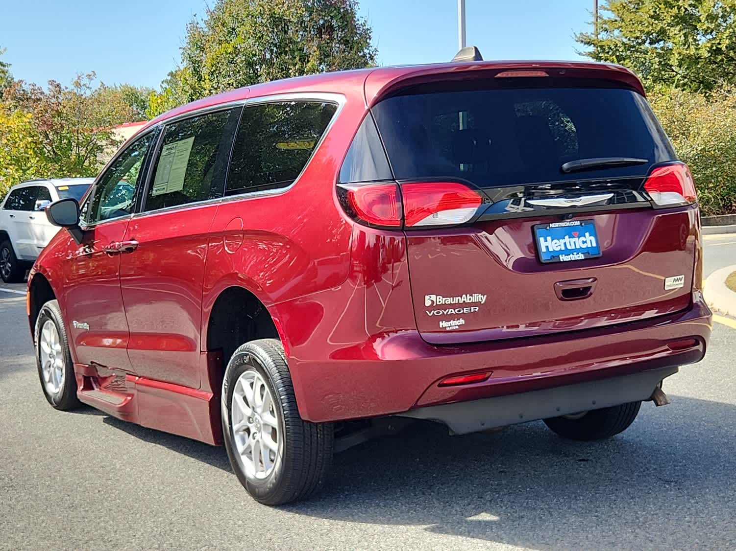 2023 Chrysler Voyager LX photo 4