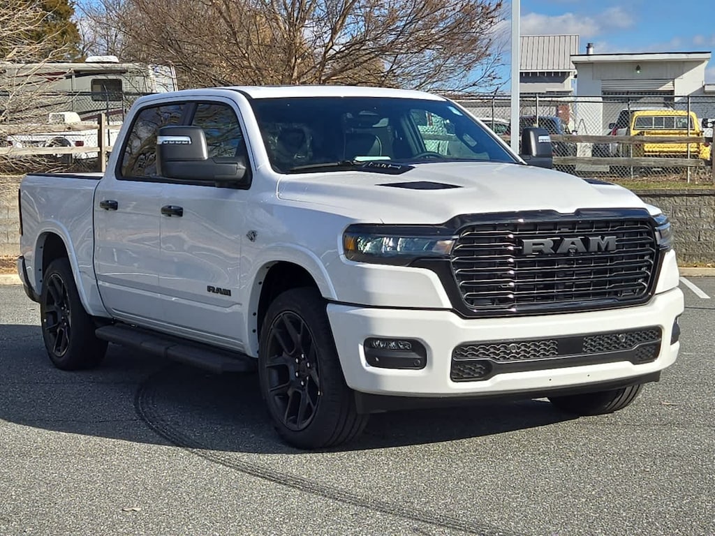 New 2026 Ram 1500 LARAMIE CREW CAB 4X4 5'7 BOX Pickup