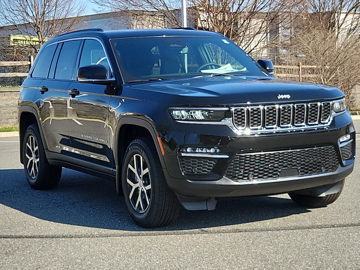2025 Jeep Grand Cherokee Limited photo 2
