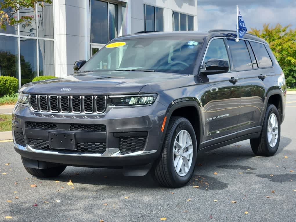 2024 Jeep Grand Cherokee L Laredo's photo