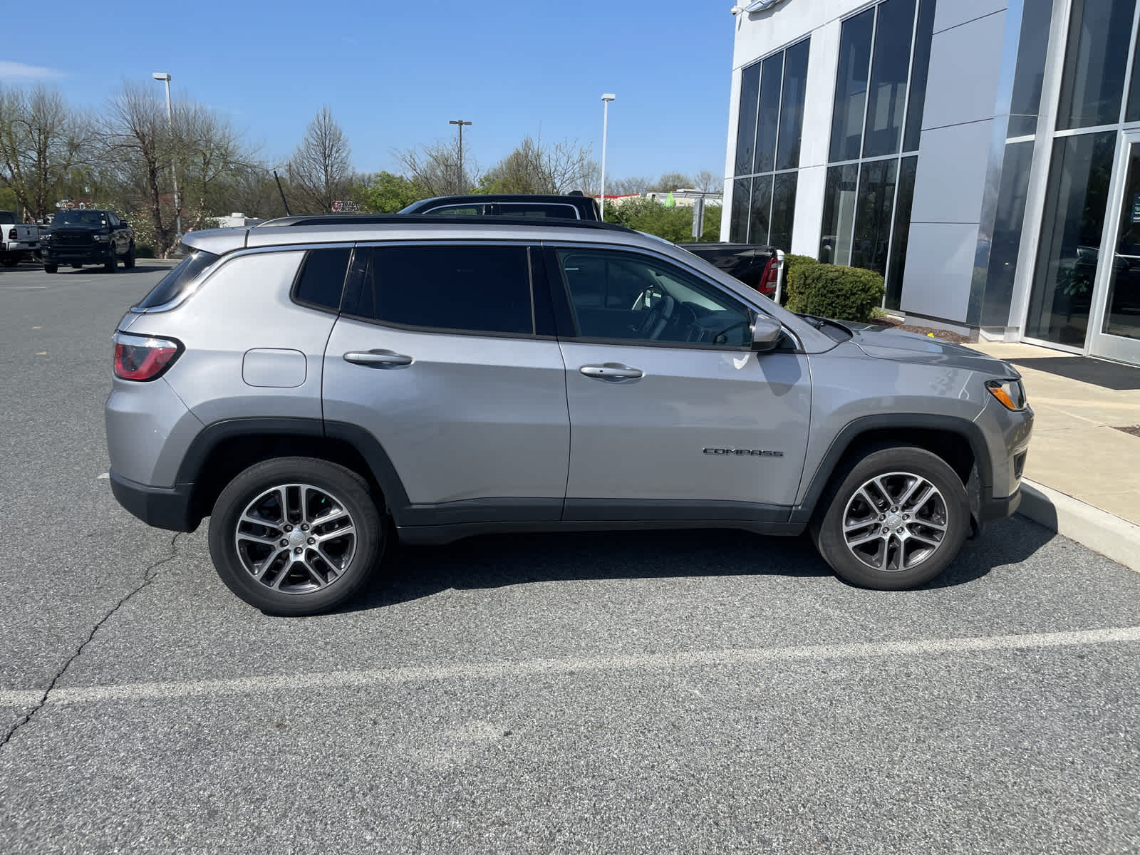 Used 2018 Jeep Compass Latitude with VIN 3C4NJDBB5JT470795 for sale in Elkton, MD