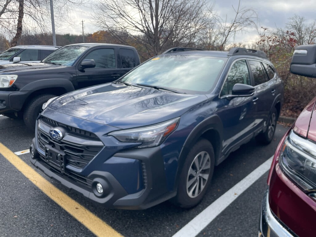 Used 2025 Subaru Outback Premium SUV