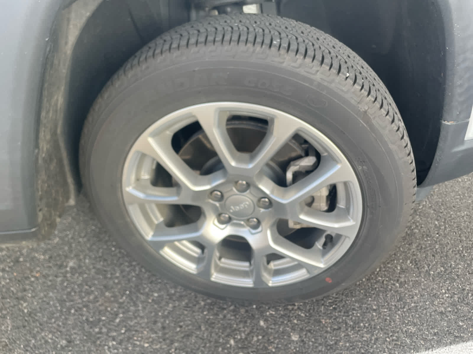 2024 Jeep Compass Latitude Lux photo 3