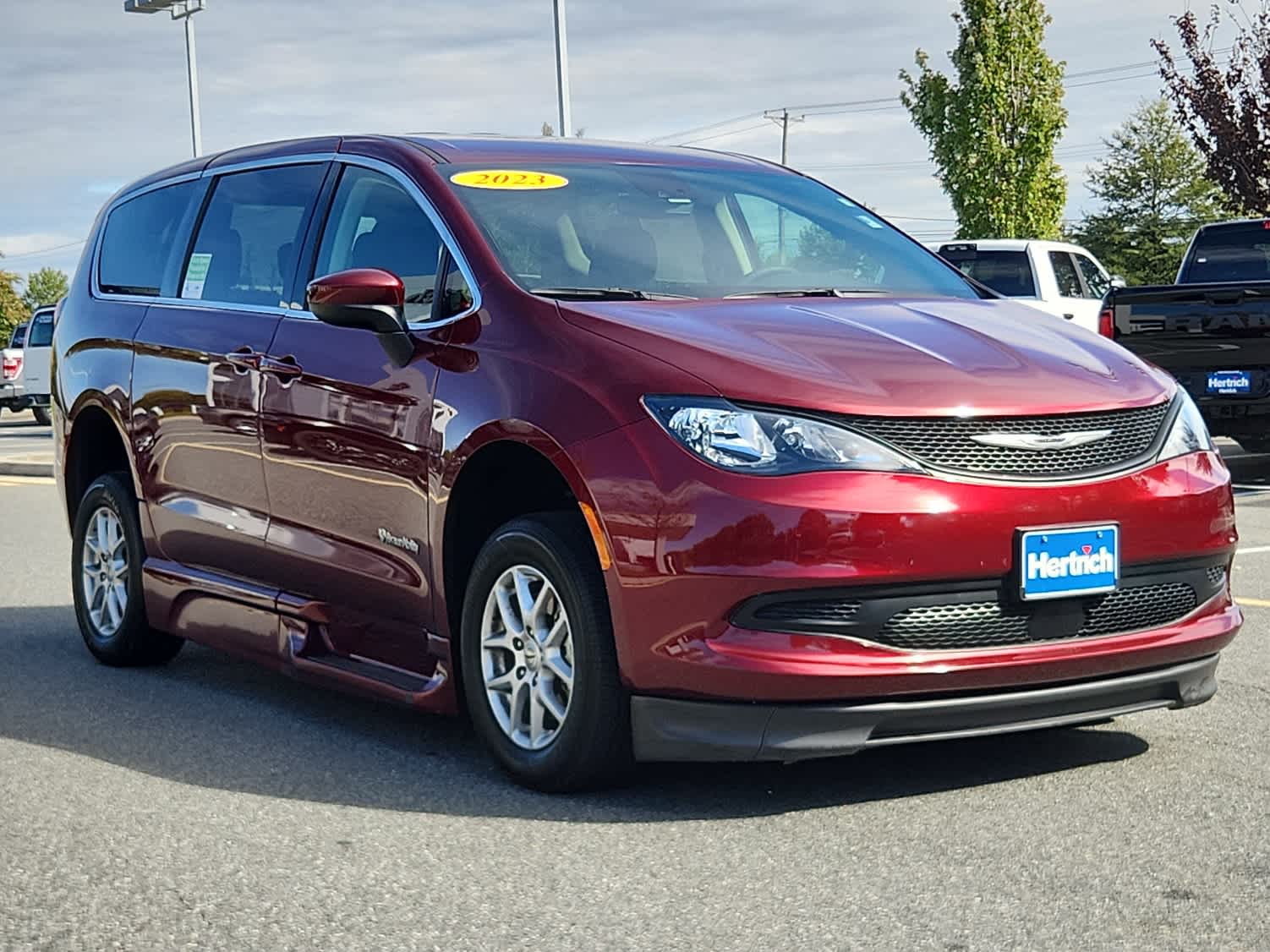 2023 Chrysler Voyager LX photo 2