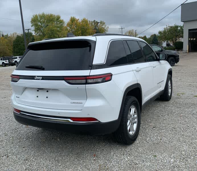 Used 2024 Jeep Grand Cherokee Laredo SUV