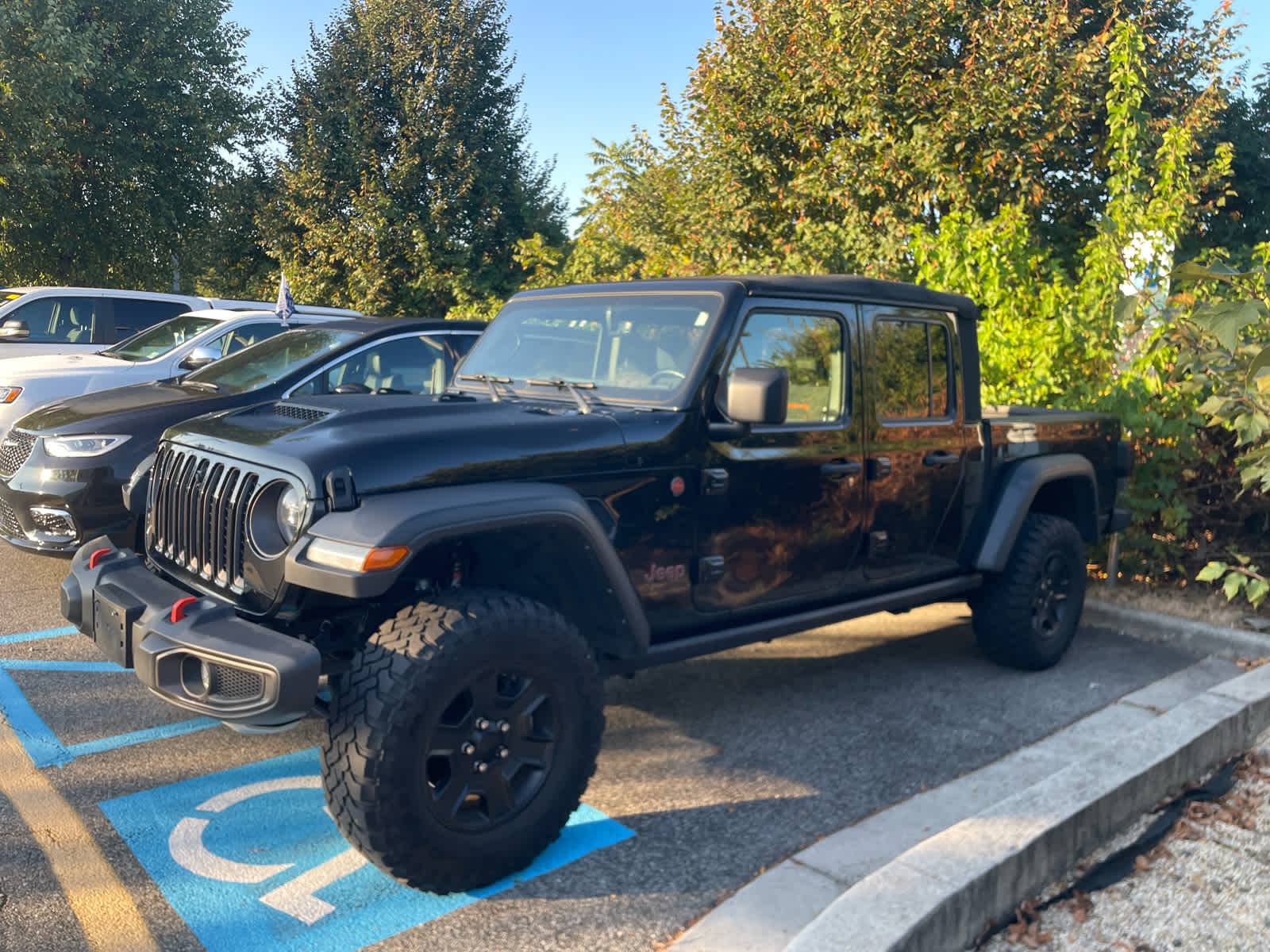 2022 Jeep Gladiator Mojave photo 2