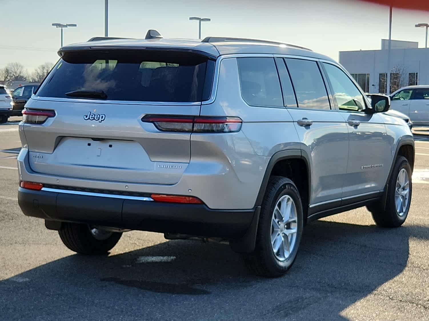 2025 Jeep Grand Cherokee Laredo X photo 3