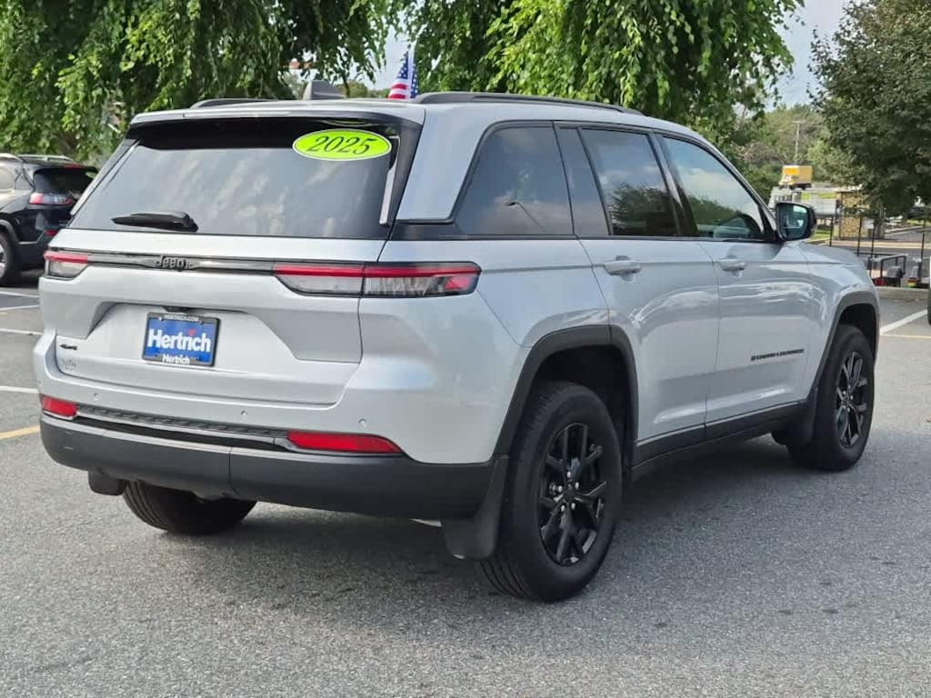 Used 2025 Jeep Grand Cherokee Altitude X SUV