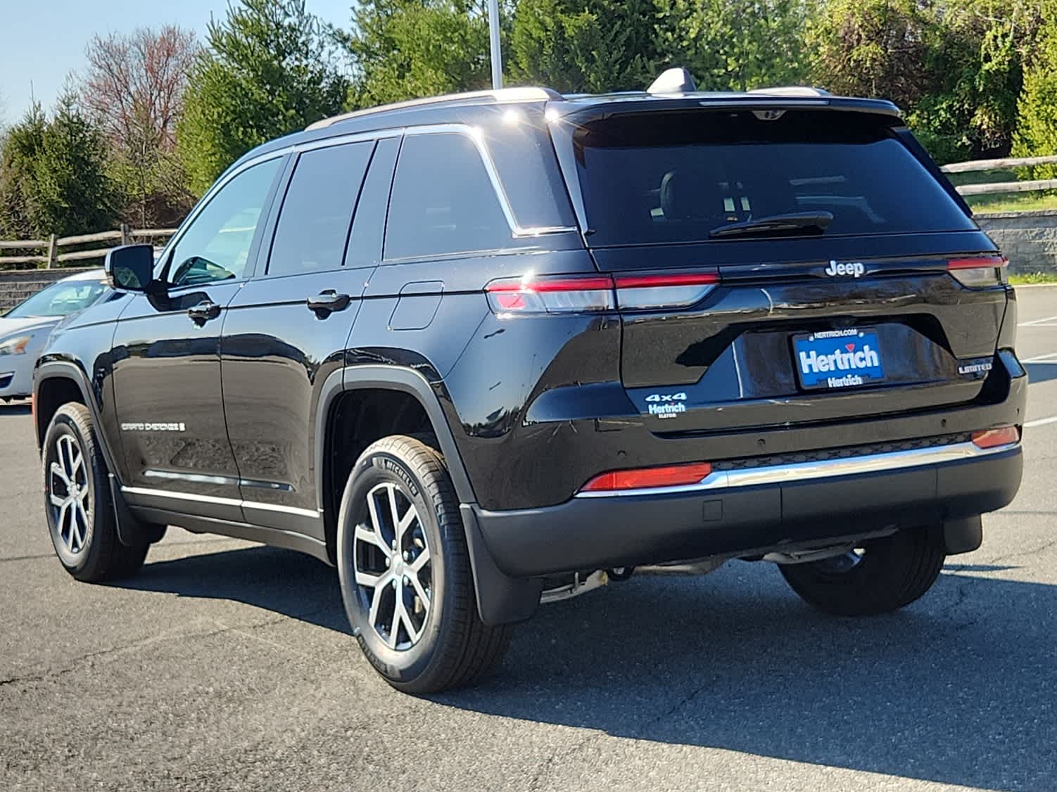 2025 Jeep Grand Cherokee Limited photo 4