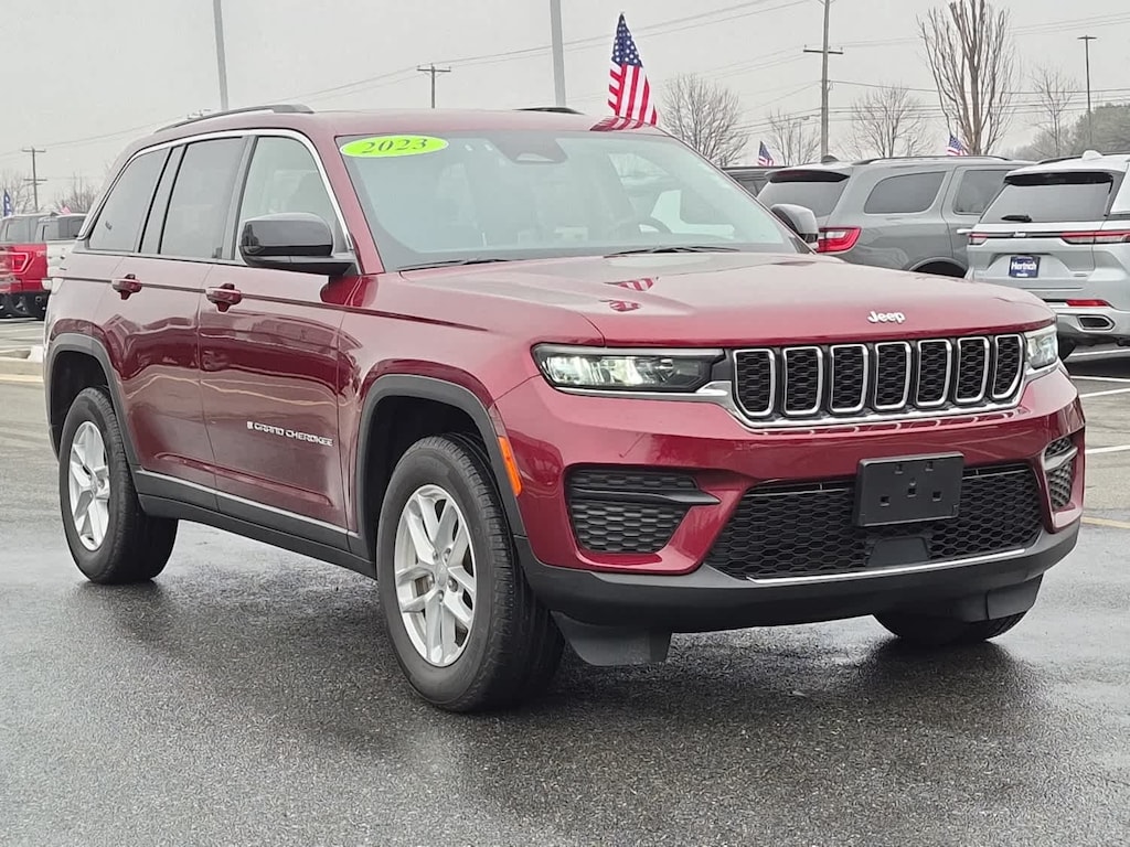 Used 2023 Jeep Grand Cherokee Laredo SUV