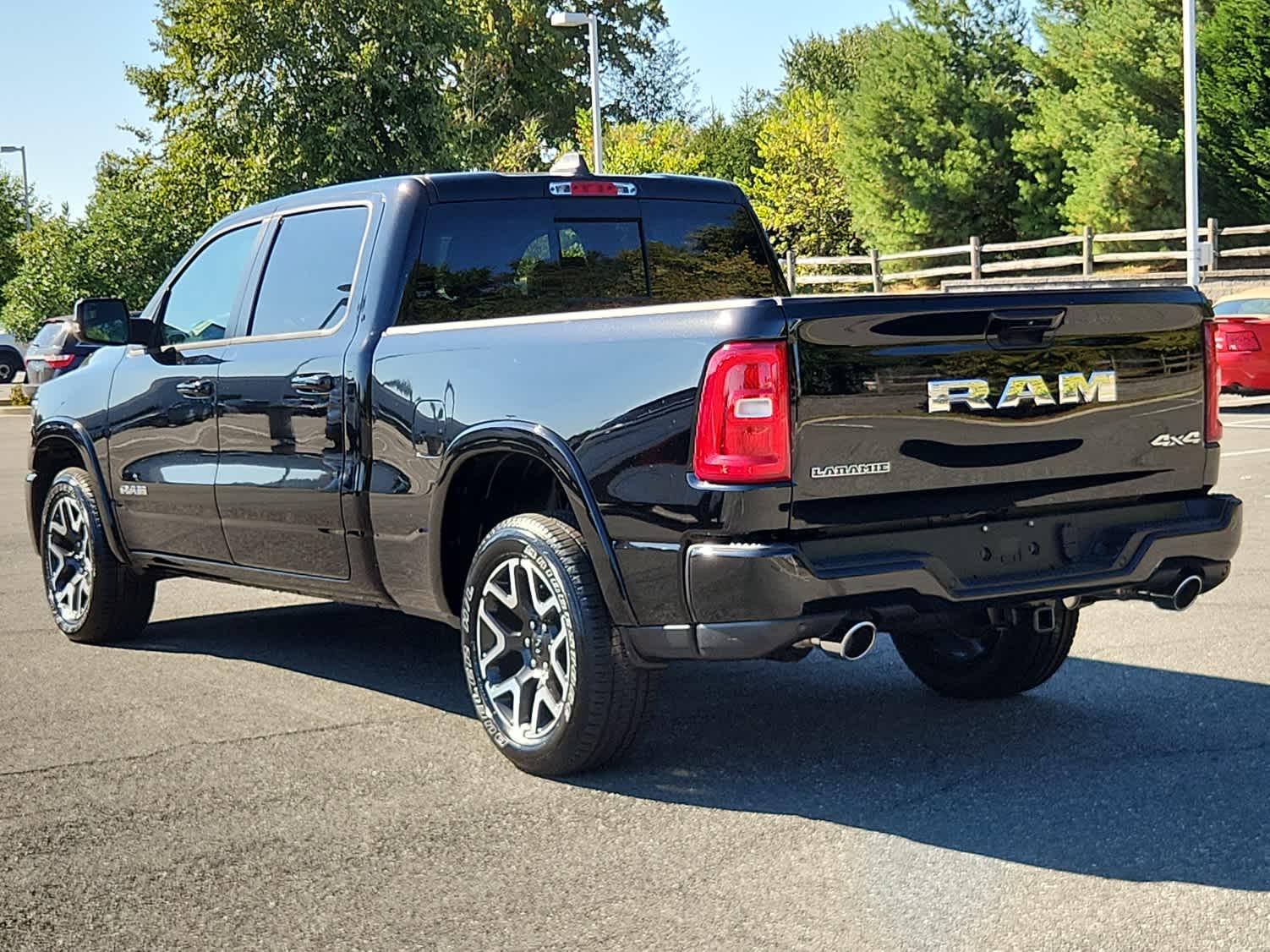 2025 Ram 1500 Laramie photo 3