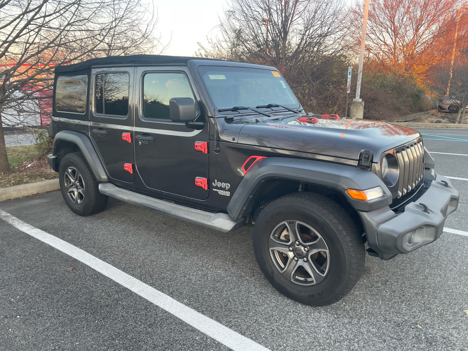 2018 Jeep Wrangler Unlimited Sport S photo 3