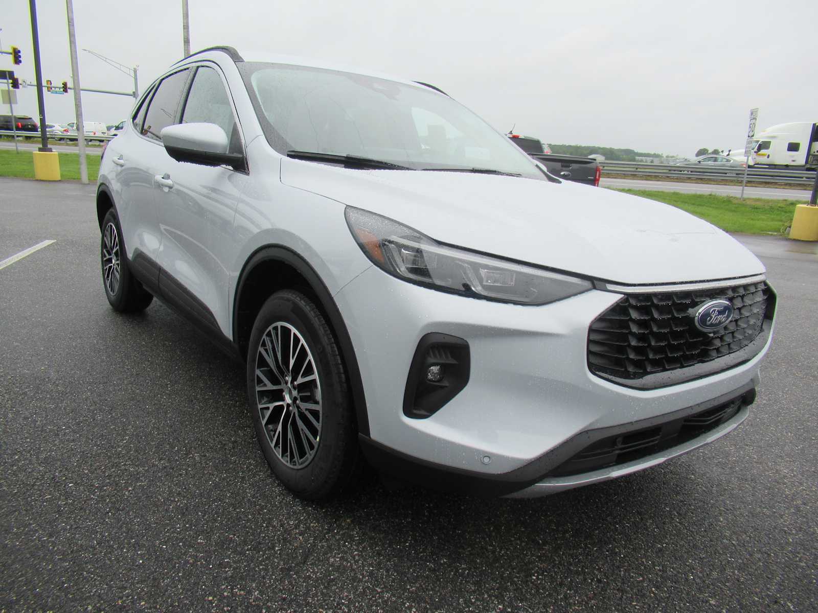 2025 Ford Escape photo 3