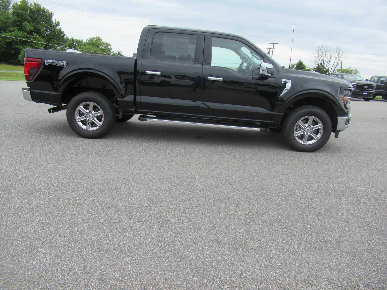 2025 Ford F-150 XLT photo 4