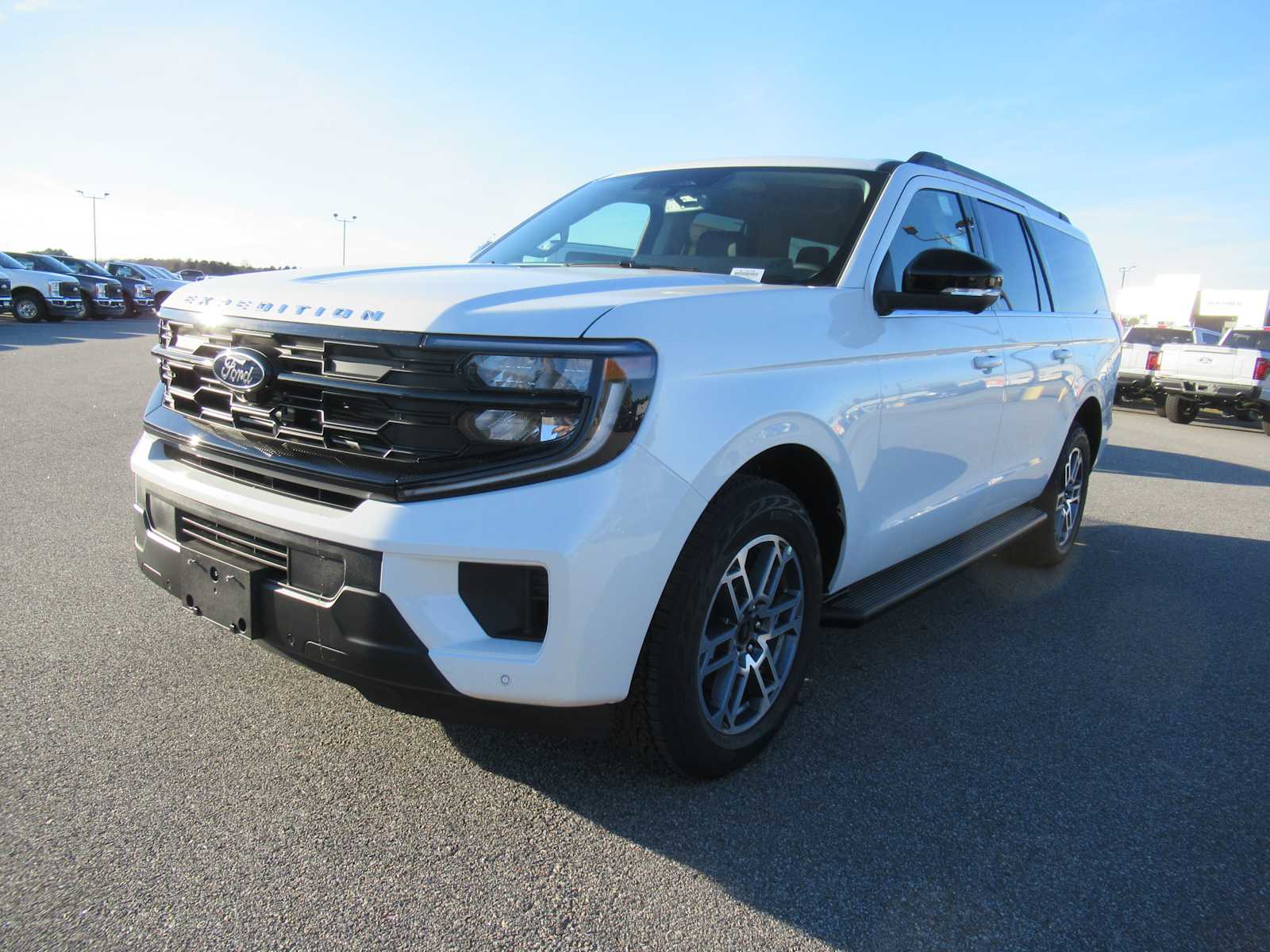 2025 Ford Expedition Active's photo