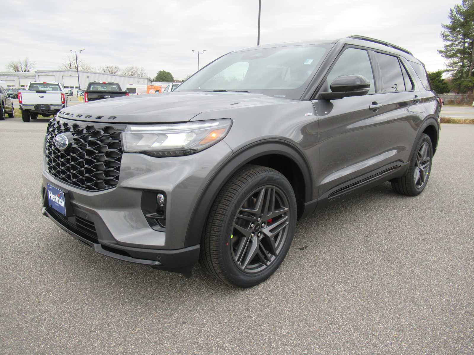 2026 Ford Explorer ST-LINE's photo