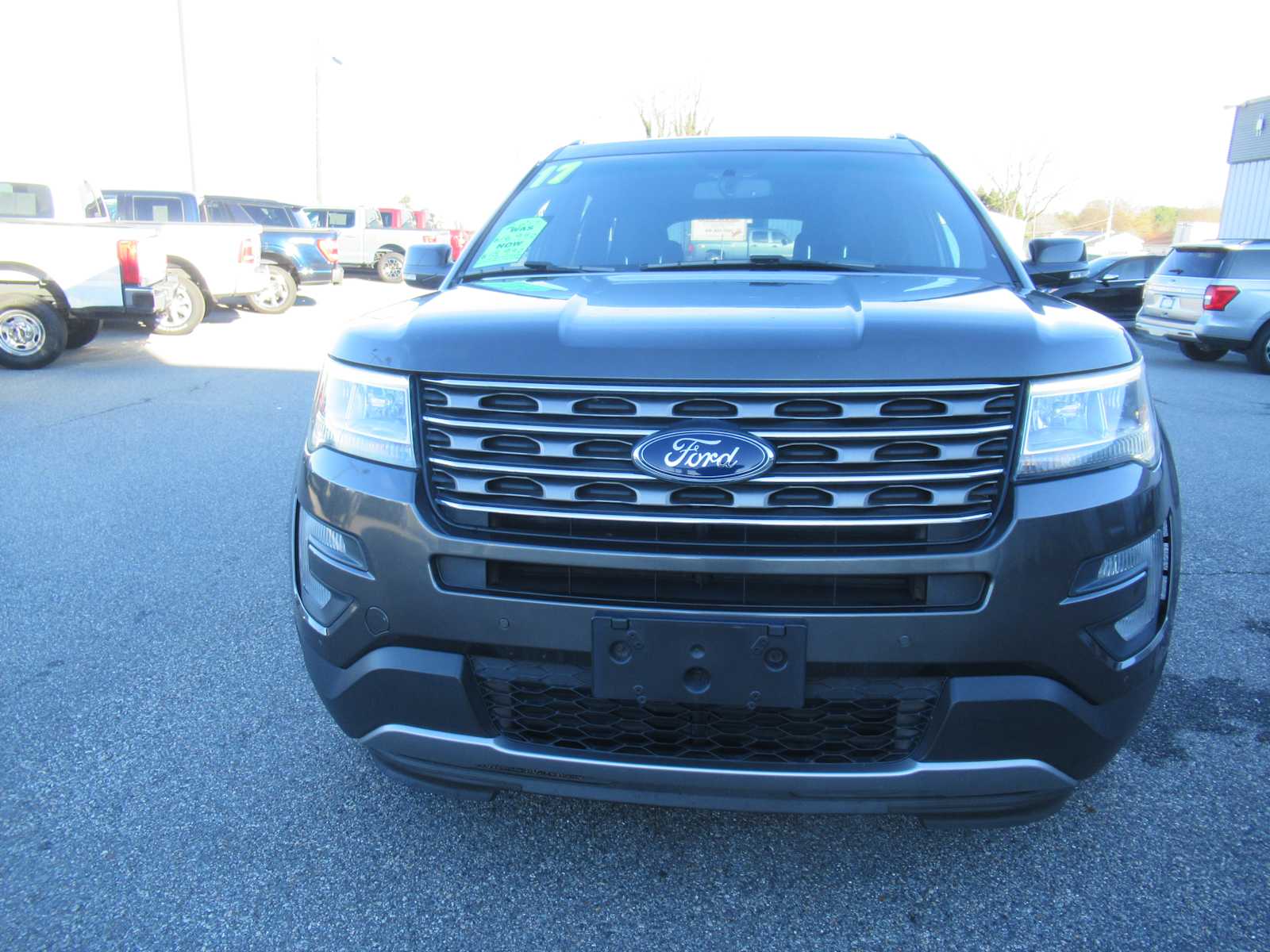 2017 Ford Explorer XLT photo 2