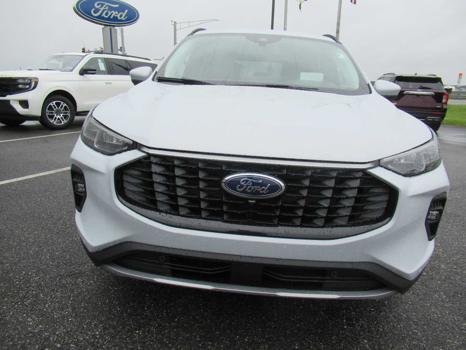 2025 Ford Escape photo 2
