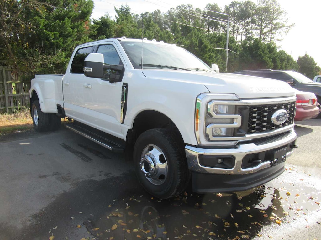 Used 2023 Ford Super Duty F-350 DRW Lariat 4WD Crew Cab 8 Box Truck Crew Cab
