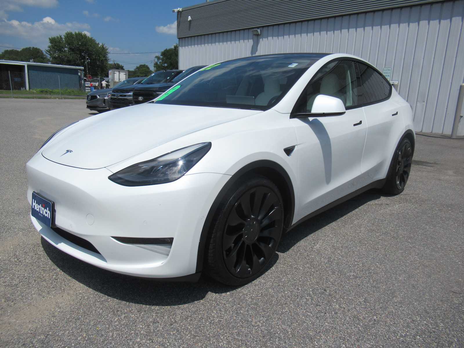 2022 Tesla Model Y Performance Dual Motor All-Wheel Drive's photo