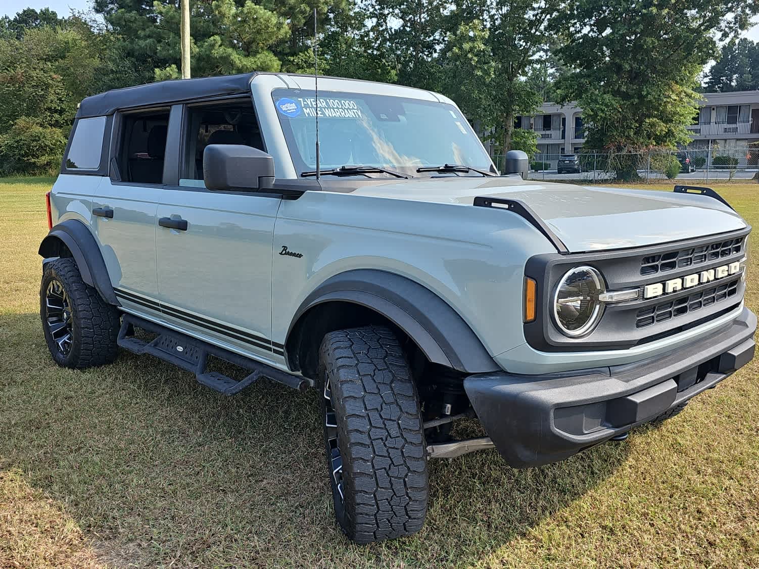 2022 Ford Bronco Base photo 3