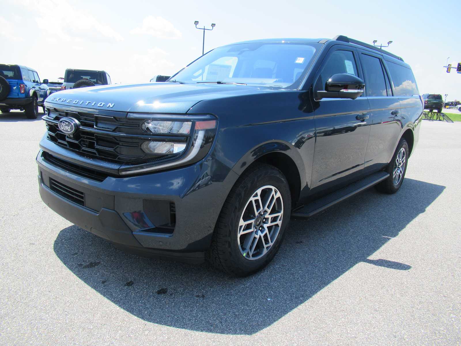 2025 Ford Expedition Max Active