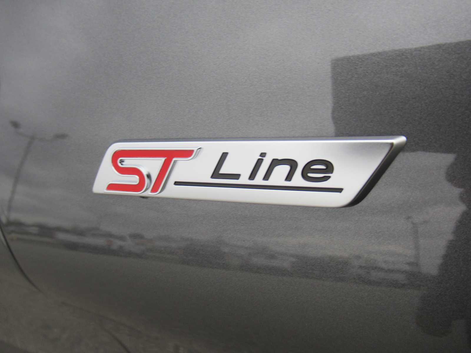 2026 Ford Explorer ST-Line - Photo 23