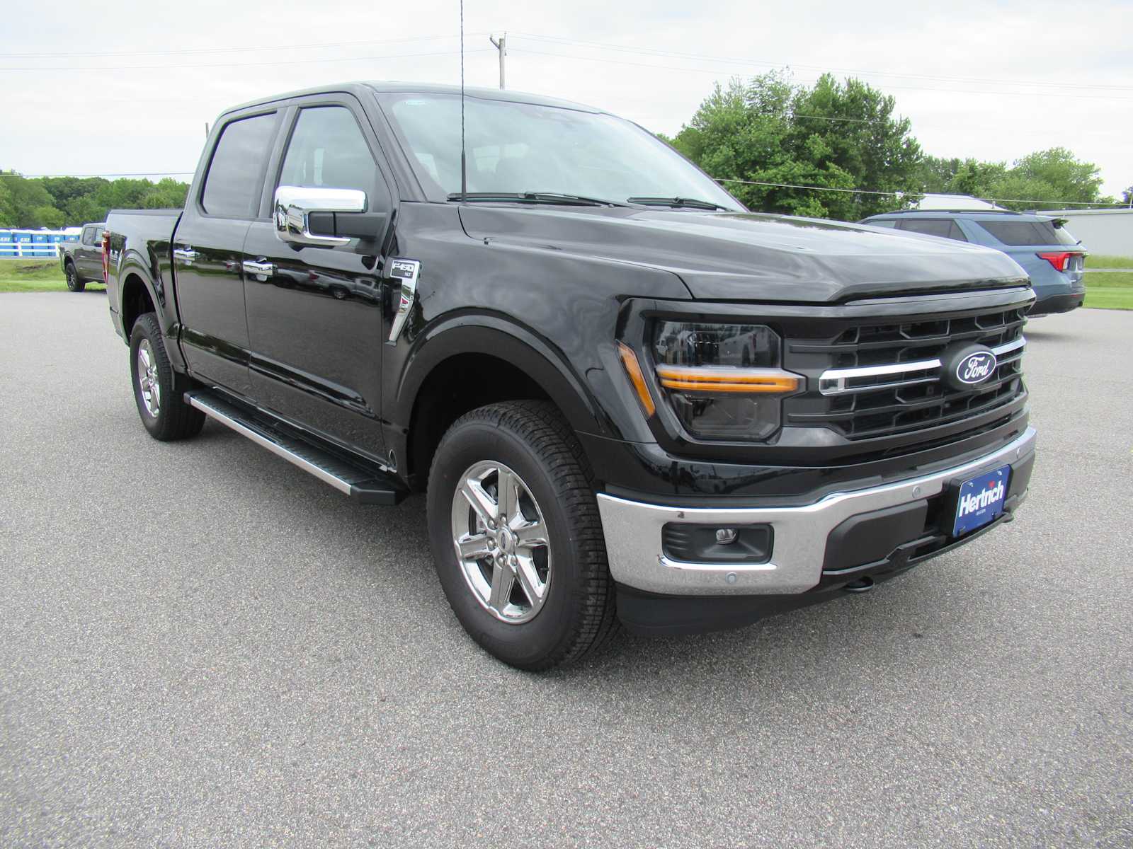 2025 Ford F-150 XLT photo 3