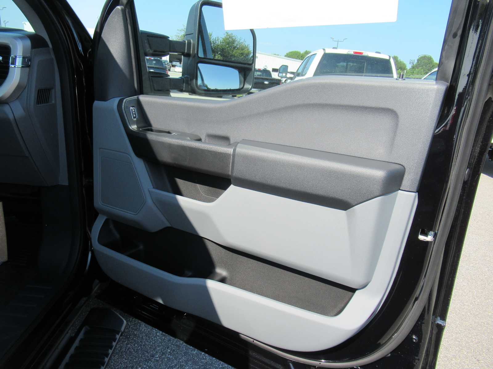 2026 Ford F-350 Super Duty XL - Photo 13