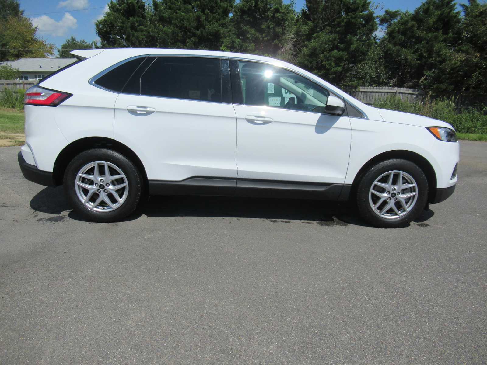2024 Ford Edge SEL photo 4