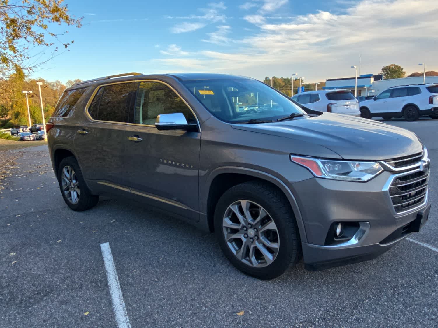 2019 Chevrolet Traverse Premier photo 2