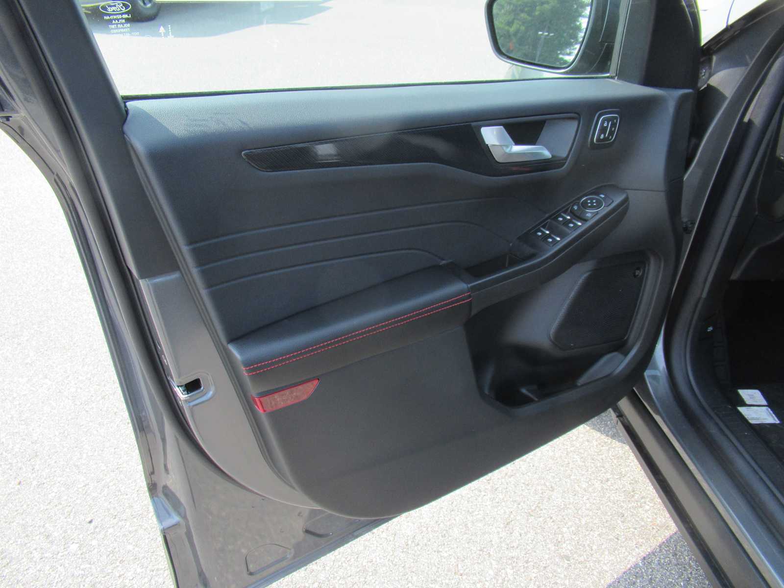 2025 Ford Escape ST-Line Select - Photo 21