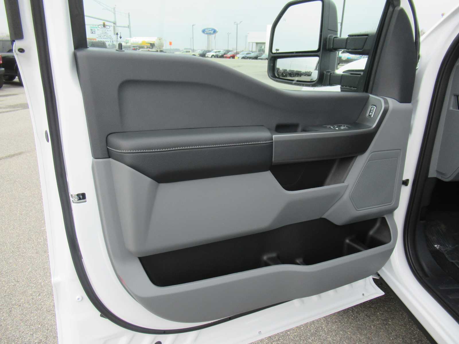 2026 Ford F-350 Super Duty XL - Photo 17